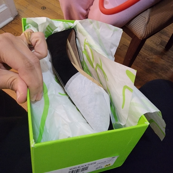 Black Pointed-Toe Flats with Bow Detail - Picture 5 of 7